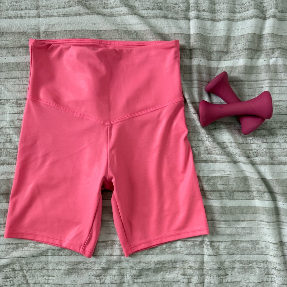 💪🏻 Marika Shinny Bright Pink Shorts Medium